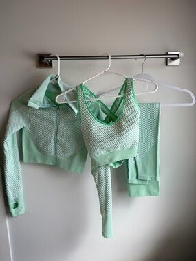 Mint Textured 3-Piece Active Set - Sports Bra, Jacket & Leggings